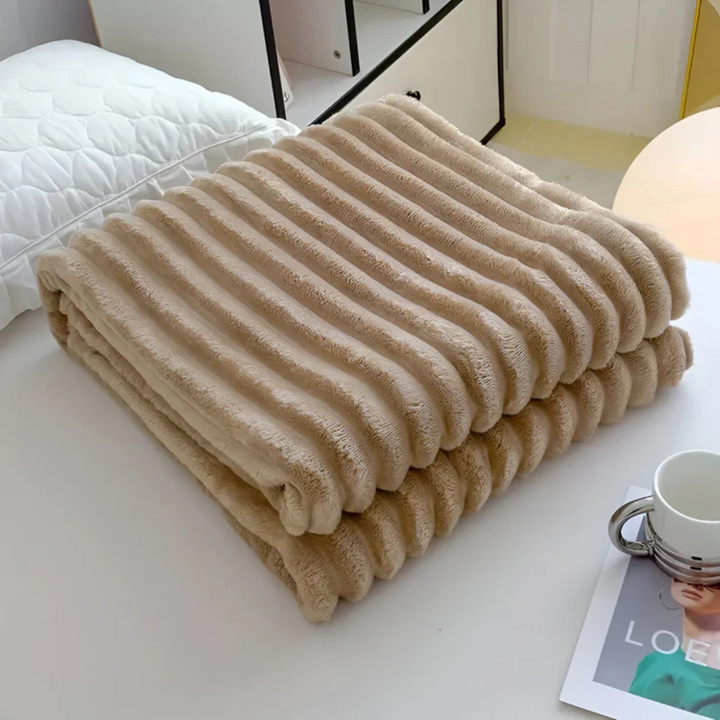Cera Luxury Fleece Throw Blanket – Super Soft Plush Plaid for Cozy Comfort 4