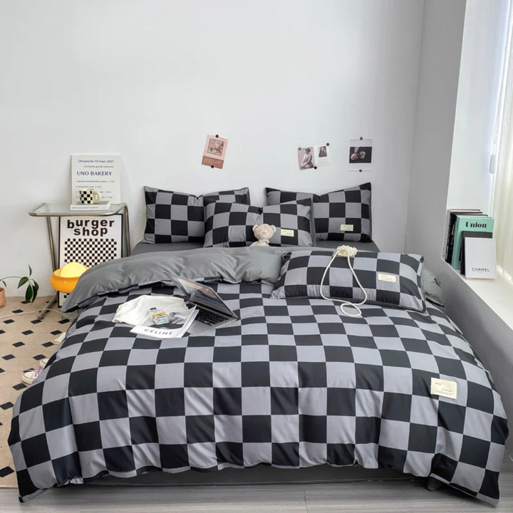 Checkered Bed Cover Set with Pillowcases – Breathable and Ultra Soft Material 3