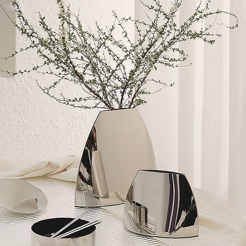 Contemporary Arc Metal Flower Vase – Polished Stainless Steel Decorative Centerpiece for Modern Interiors 1