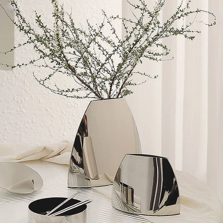 Contemporary Arc Metal Flower Vase – Polished Stainless Steel Decorative Centerpiece for Modern Interiors 1
