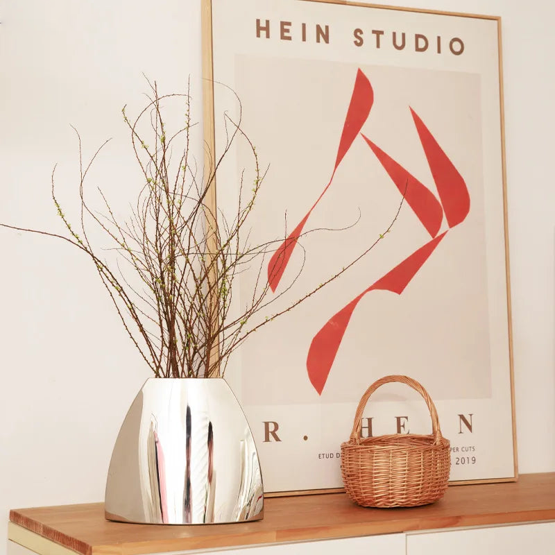 Contemporary Arc Metal Flower Vase – Polished Stainless Steel Decorative Centerpiece for Modern Interiors 8