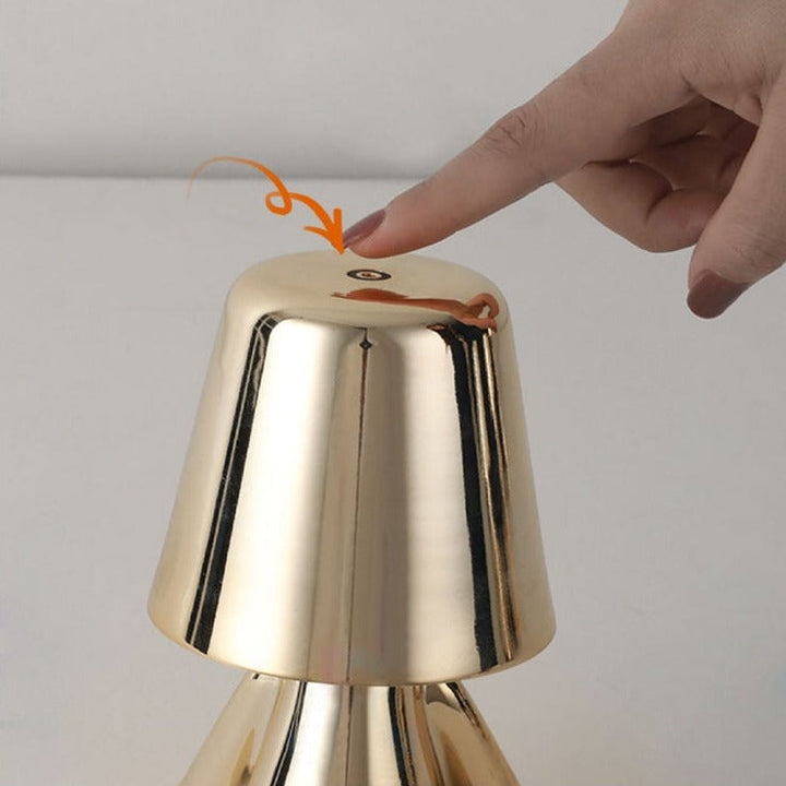 Cordless Table Lamp with Dimmable LED Light – Elegant Gold Resin Design, 17cm Height, Perfect for Bedside or Desk 8