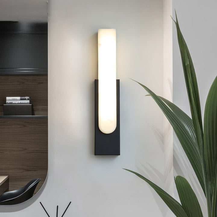 Elegant Marble Wall Lamp with LED Light and Gold Accents – Chic Vertical Design 1