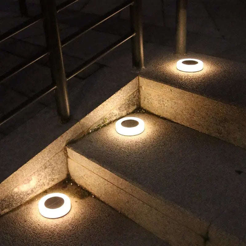 Elegant Solar Garden Lights – Eco-Friendly Outdoor Lighting with Automatic Dusk-to-Dawn Functionality 3