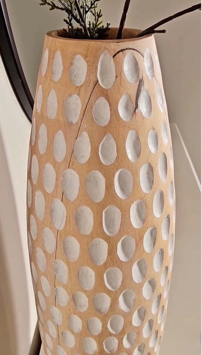 Hand-Carved Wooden Vase with White Dot Pattern – Rustic Home Decor for Floral Arrangements 1