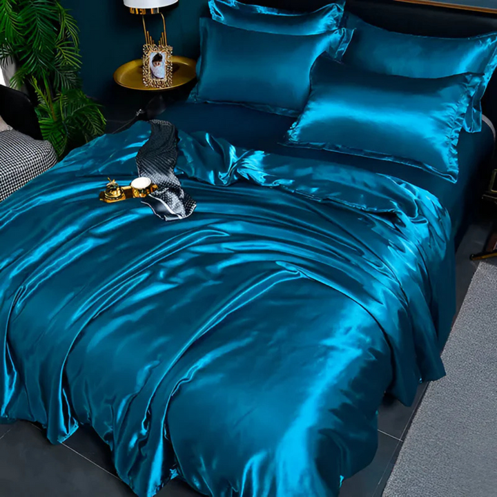 Luxury Silk-Look Bedding Set with Pillowcases – Soft, Hypoallergenic, Breathable Bed Cover for Year-Round Comfort 0