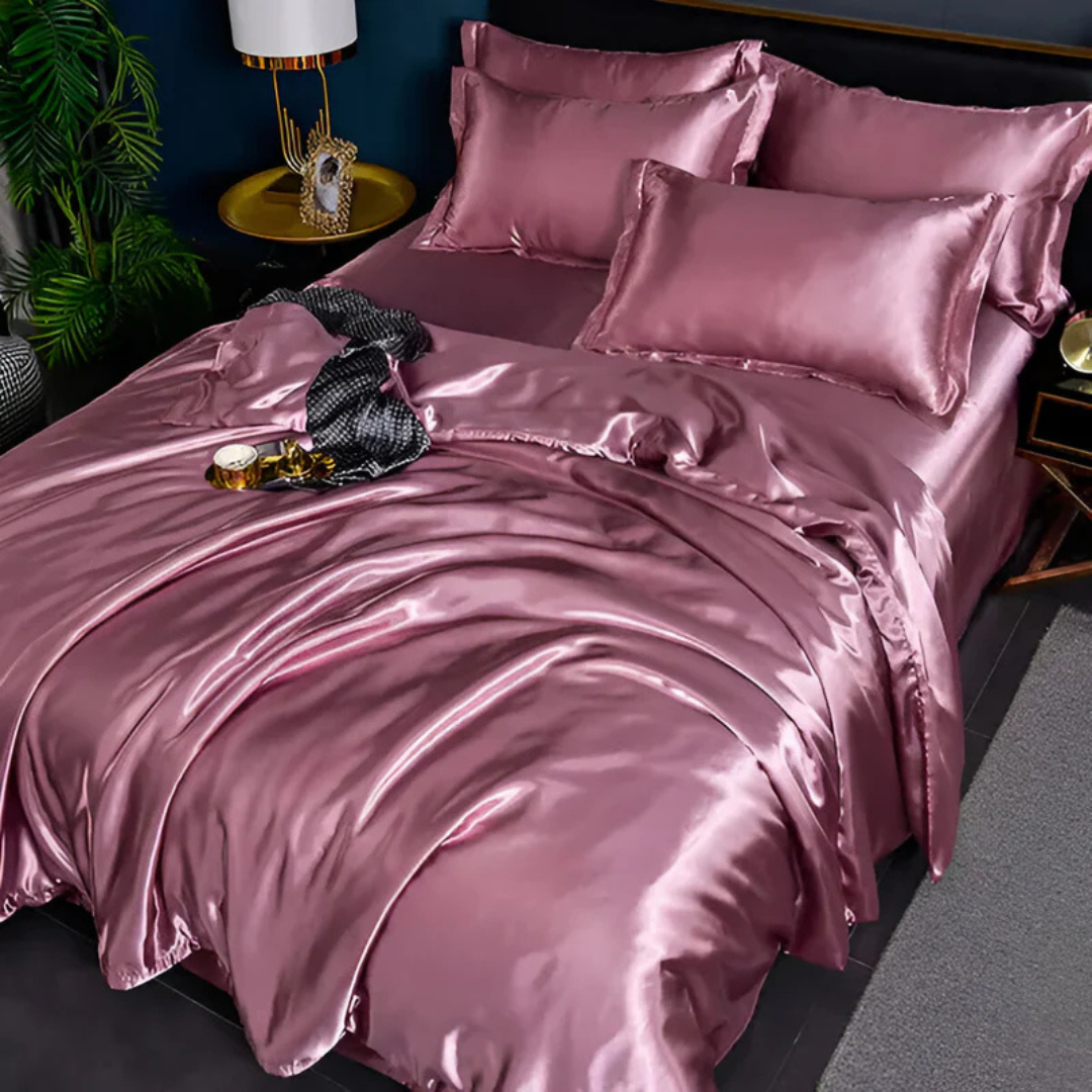 Luxury Silk-Look Bedding Set with Pillowcases – Soft, Hypoallergenic, Breathable Bed Cover for Year-Round Comfort 10