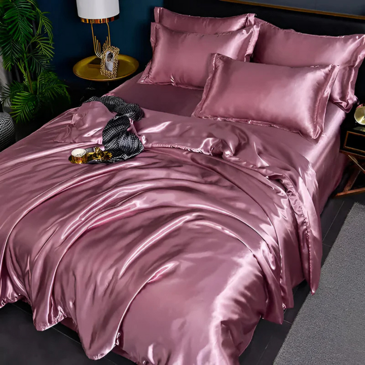 Luxury Silk-Look Bedding Set with Pillowcases – Soft, Hypoallergenic, Breathable Bed Cover for Year-Round Comfort 10