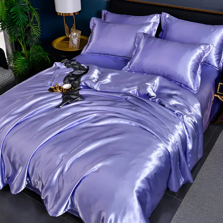 Luxury Silk-Look Bedding Set with Pillowcases – Soft, Hypoallergenic, Breathable Bed Cover for Year-Round Comfort 12