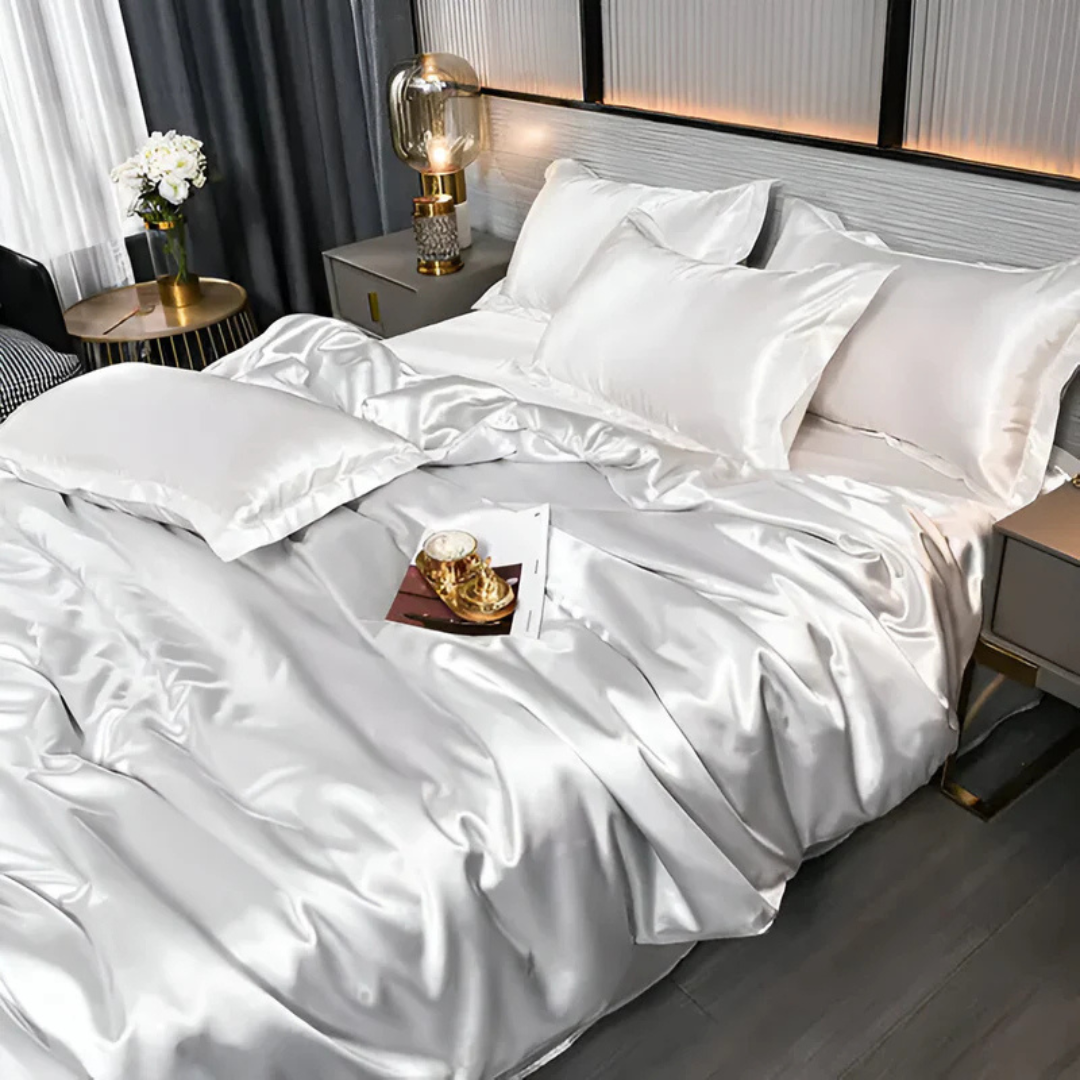 Luxury Silk-Look Bedding Set with Pillowcases – Soft, Hypoallergenic, Breathable Bed Cover for Year-Round Comfort 3