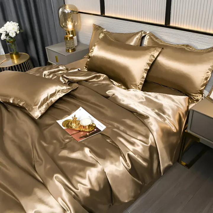 Luxury Silk-Look Bedding Set with Pillowcases – Soft, Hypoallergenic, Breathable Bed Cover for Year-Round Comfort 5