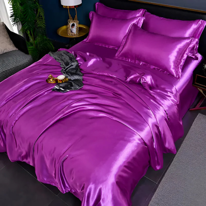 Luxury Silk-Look Bedding Set with Pillowcases – Soft, Hypoallergenic, Breathable Bed Cover for Year-Round Comfort 9