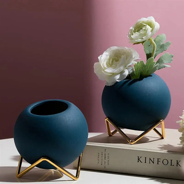 Modern Ceramic Plant Pot with Stand – Stylish Decorative Planter in Vibrant Colors 4