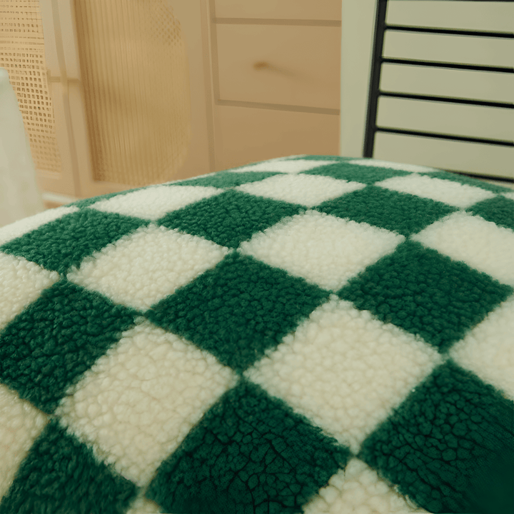 Modern Cushion Cover with Checkerboard Design in Matcha Green and Coffee Brown – Soft Fabric, 45x45 cm 3