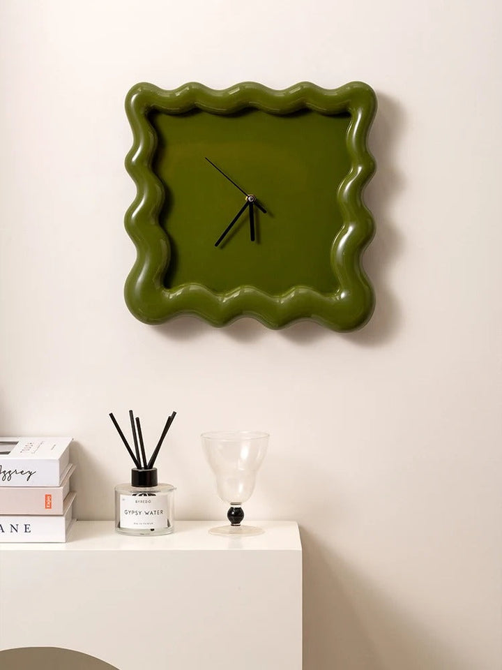 Modern Wavy Wall Clock – Minimalist 3D Design with Artistic Frame in Various Colors 2