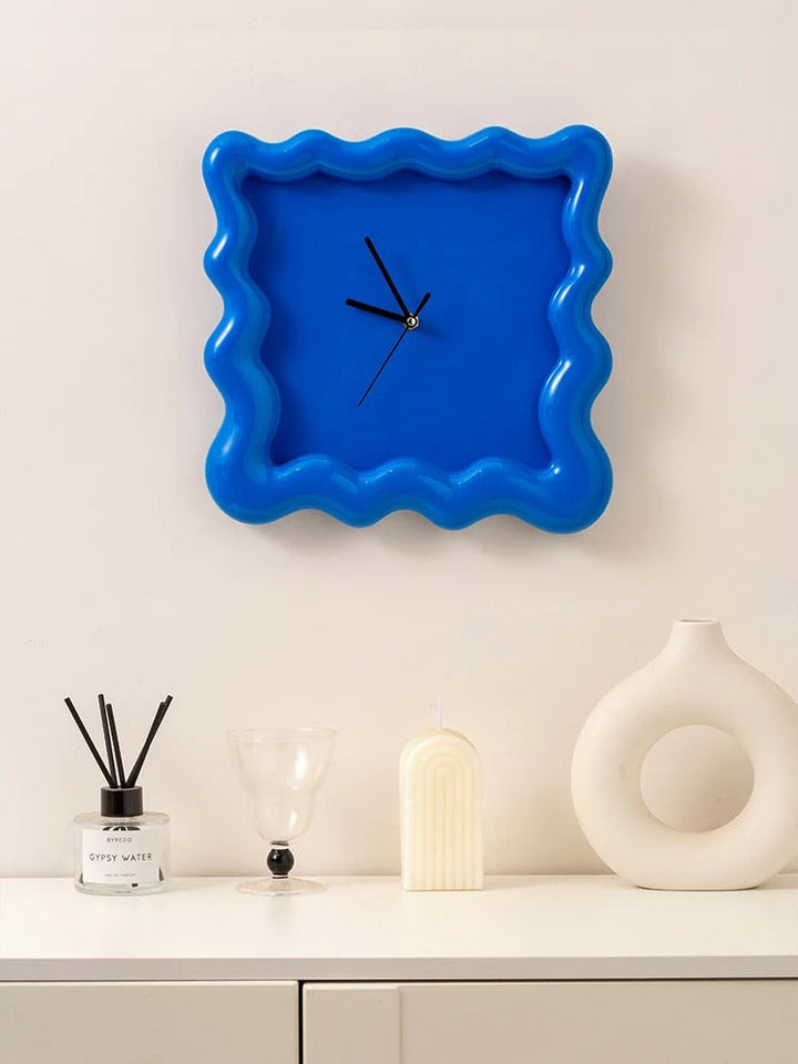 Modern Wavy Wall Clock – Minimalist 3D Design with Artistic Frame in Various Colors 4