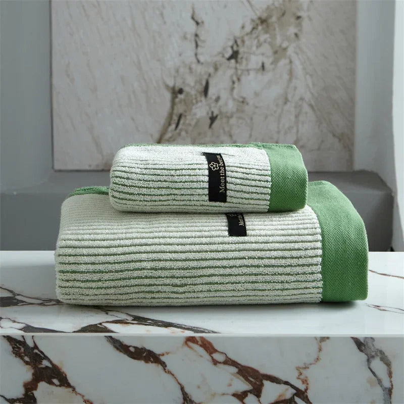 Organic Cotton Bath Towel – Soft, Absorbent Luxury Towel for Eco-Friendly Bathroom Use 2
