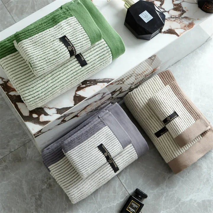 Organic Cotton Bath Towel – Soft, Absorbent Luxury Towel for Eco-Friendly Bathroom Use 3