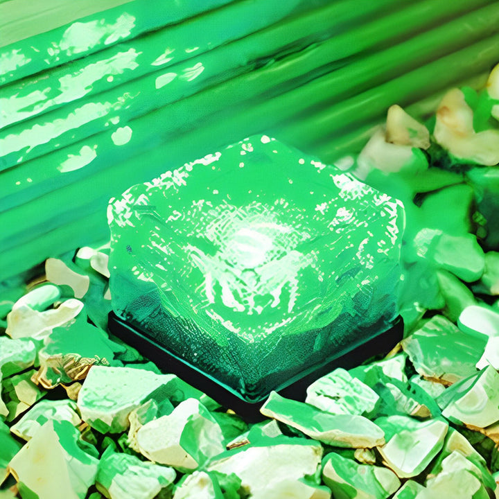 Outdoor Solar Ice Cube Step Lights – IP65 Waterproof Landscape Lighting with Four Color Options for Garden and Pathway Illumination 7