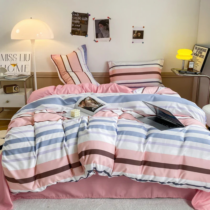 Silky Soft Bed Cover Set with Pillowcases – Elegant Design for Modern Bedrooms 1