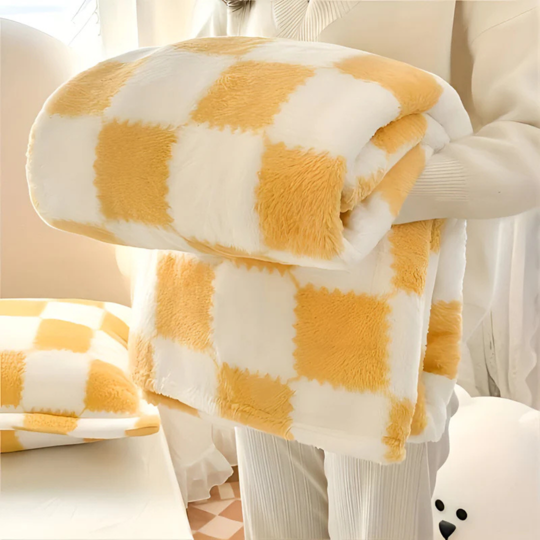 Super Soft Fleece Blanket with Trendy Check Pattern – Lightweight and Breathable Comfort 5
