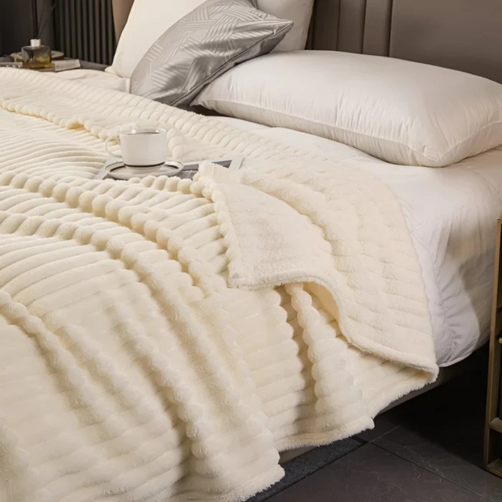 Super Soft Stripy Fleece Blanket – Breathable Warmth for Sofa and Bed 2