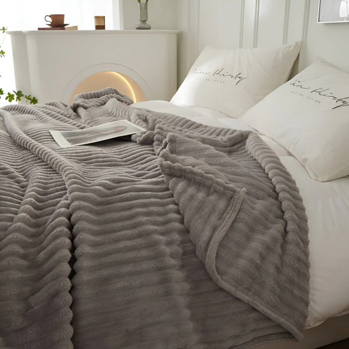 Super Soft Stripy Fleece Blanket – Breathable Warmth for Sofa and Bed 3