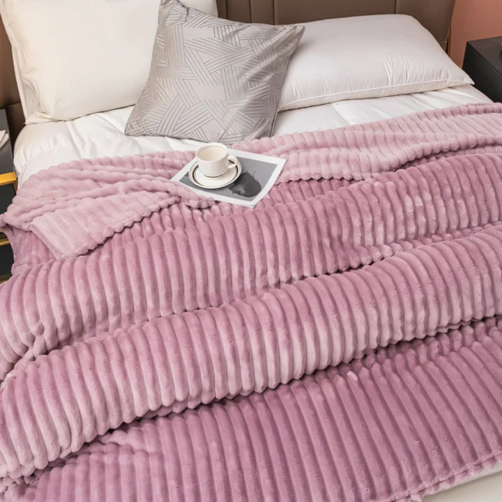 Super Soft Stripy Fleece Blanket – Breathable Warmth for Sofa and Bed 4