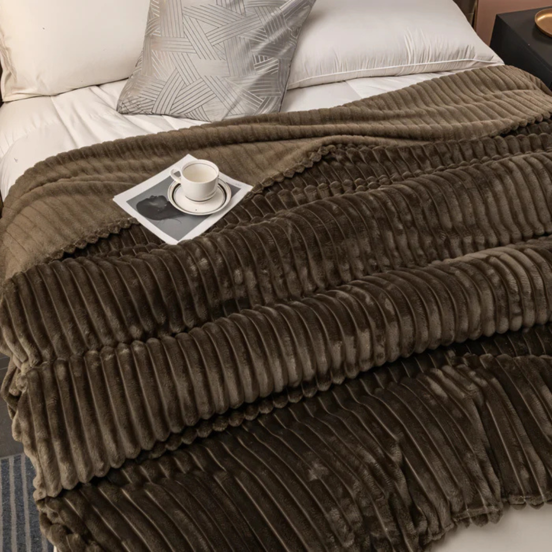 Super Soft Stripy Fleece Blanket – Breathable Warmth for Sofa and Bed 6