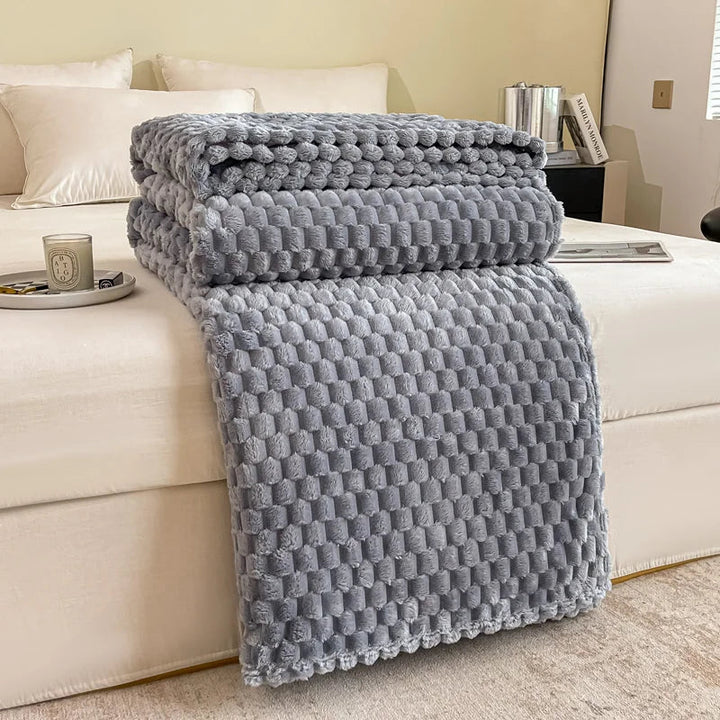 Ultra Soft Checkered Velvet Blanket – Cozy Plush Throw for Sofa and Bed 0
