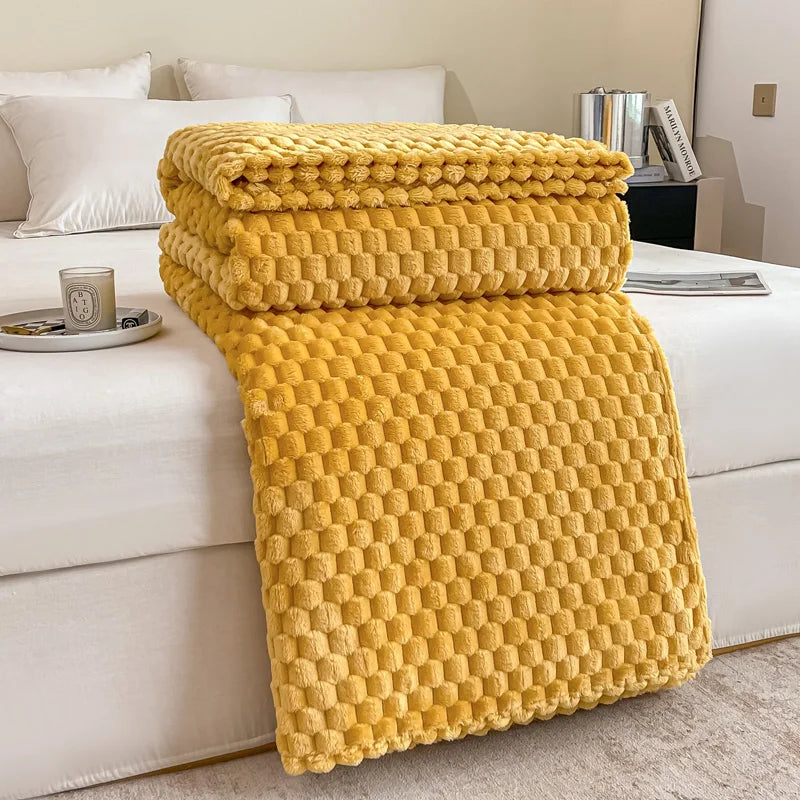 Ultra Soft Checkered Velvet Blanket – Cozy Plush Throw for Sofa and Bed 1