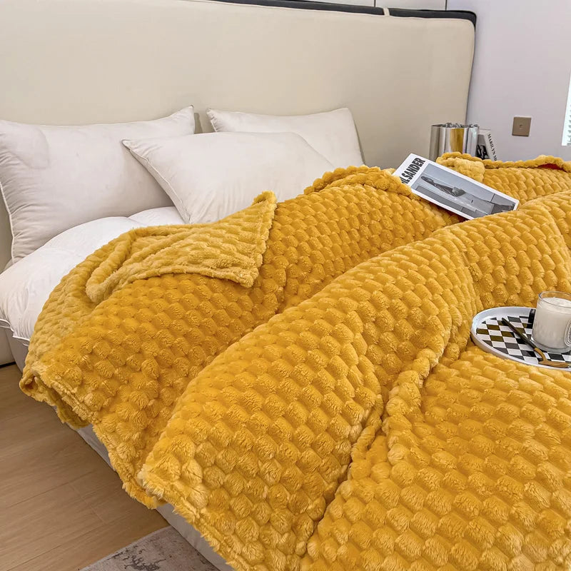 Ultra Soft Checkered Velvet Blanket – Cozy Plush Throw for Sofa and Bed 3