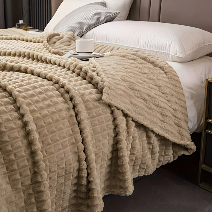Ultra Soft Double-Sided Fleece Plaid Blanket – Warm Plush Comfort for Home 3
