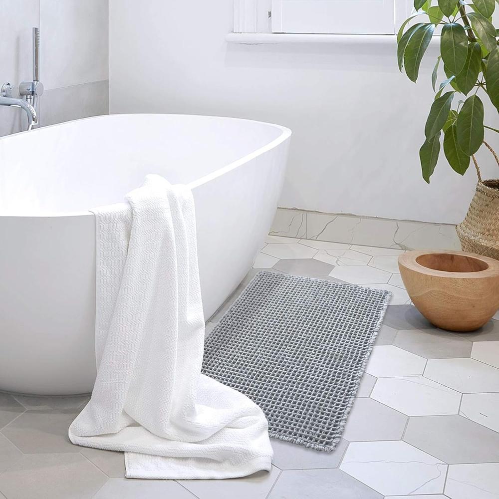 Waffle Structure Bath Mat – Soft and Absorbent Bathroom Rug for Maximum Comfort and Safety, Machine Washable 8