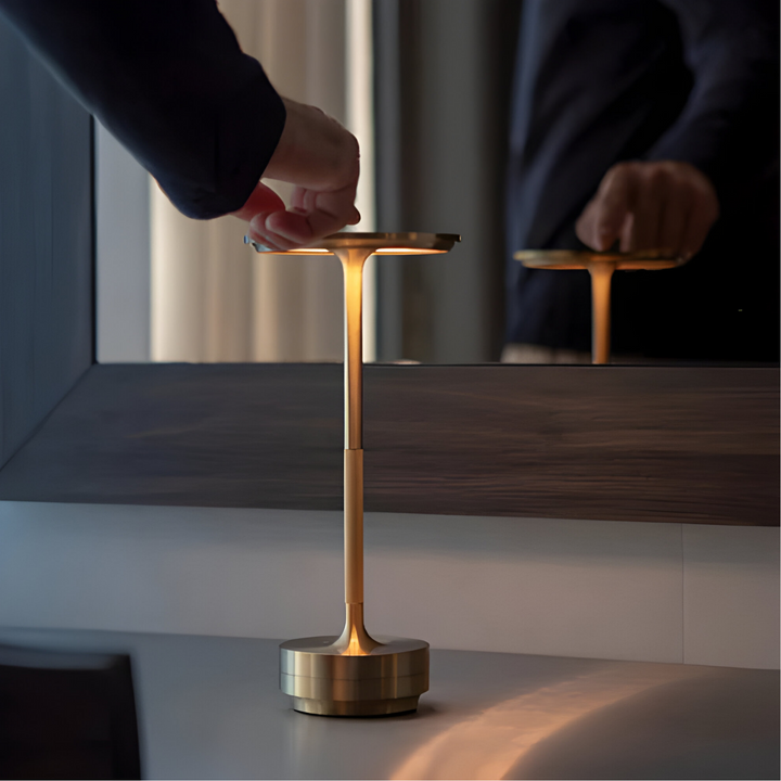Wireless Dimmable Touch Control Table Lamp – Elegant LED Cordless Bedside Lamp for Modern Spaces 2